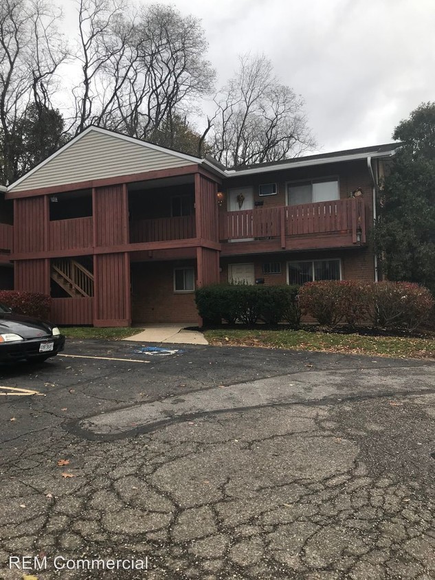 Primary Photo - 2323 Newton St