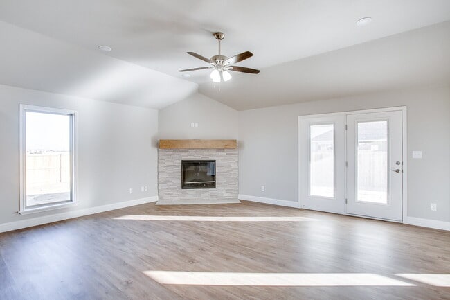 Building Photo - Wonderful 4 Bed, 2 Bath in Wolfforth!