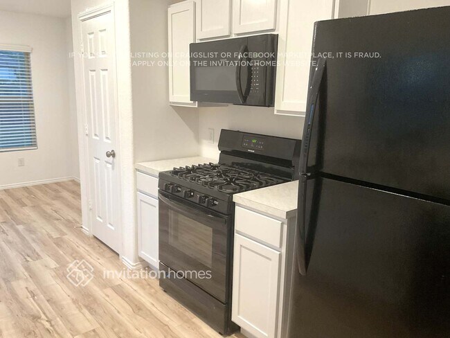 Foto del edificio - 6171 Dunsmore Cyn Ln