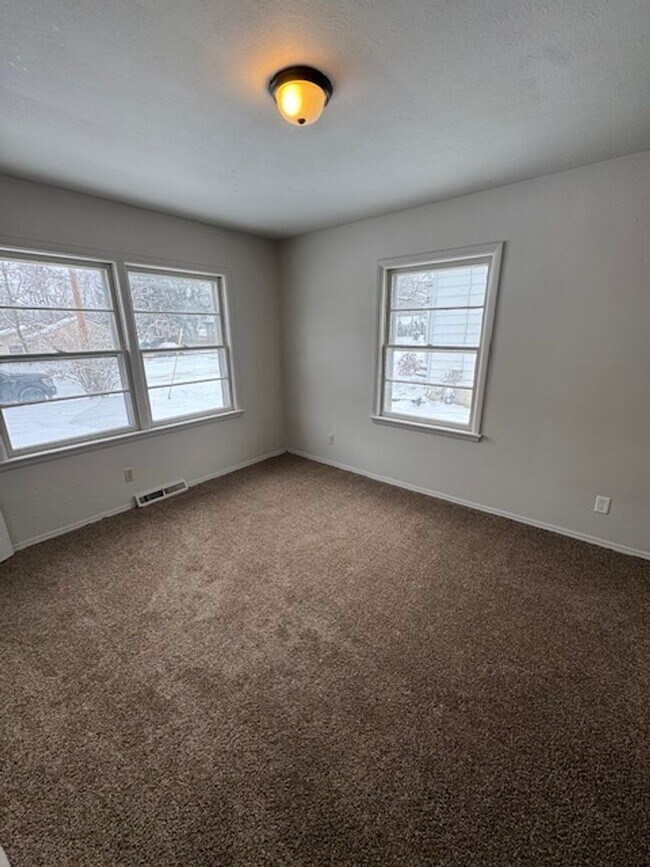 Building Photo - 2412 Juliette Ave