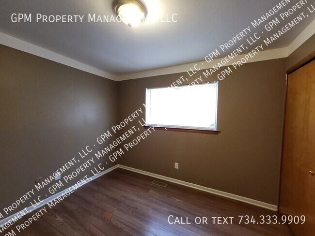 Foto del edificio - 875 Raupp Pl