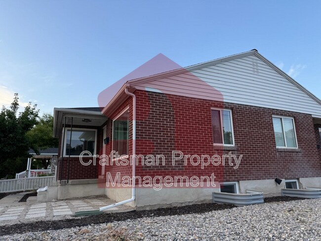 Foto del edificio - 2697 Glenmare St