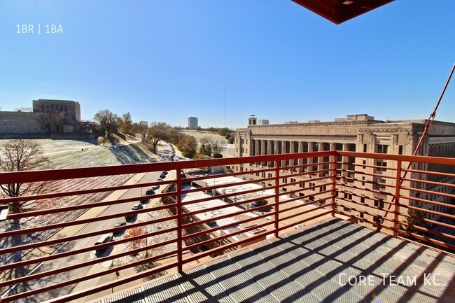 Foto del edificio - 217 W Pershing Rd