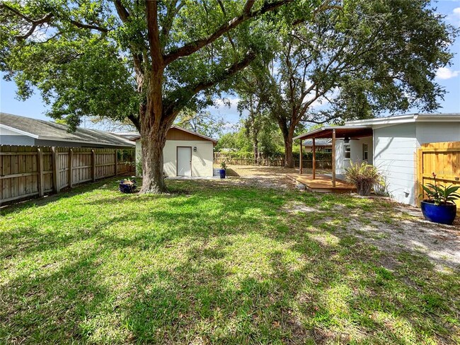 Building Photo - 2404 N Ramona Cir