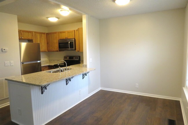 Building Photo - 662 Rehnea Dr