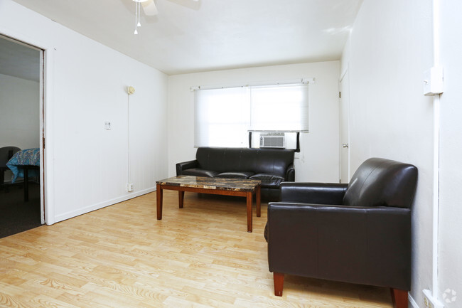 2 HAB, 1 BA - sala de estar - 102 N Lincoln Ave