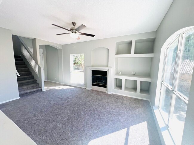 Building Photo - Charming 3 bedroom, 2.5 bath home in Northeast El Paso!