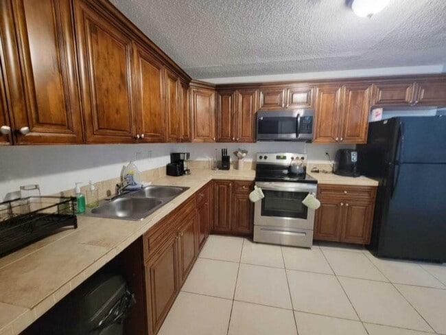 Foto del edificio - 2759 NW 58th Terrace