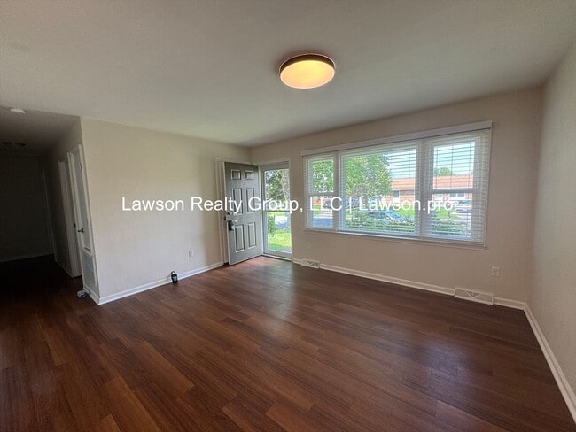 Building Photo - Three Bedroom Brick Ranch with Full Basement and Yard