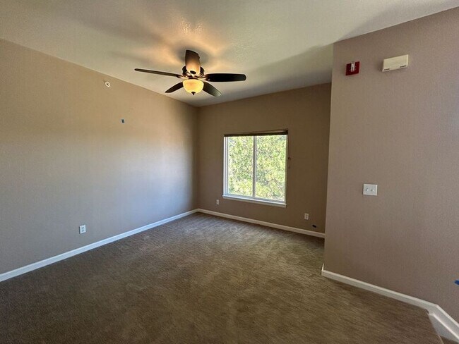 Foto del edificio - 8707 E Florida Ave