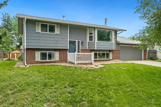 Building Photo - 3200 Meadowlark Ave