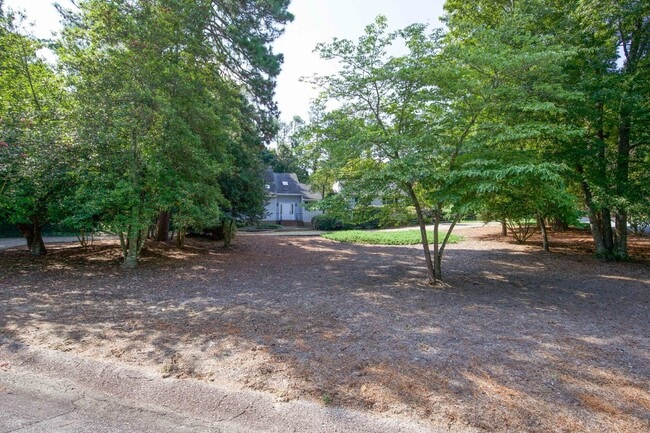 Building Photo - "3-Bedroom Home on Fox Hunt Lane in Southern Pines – Cozy Living Awaits!"
