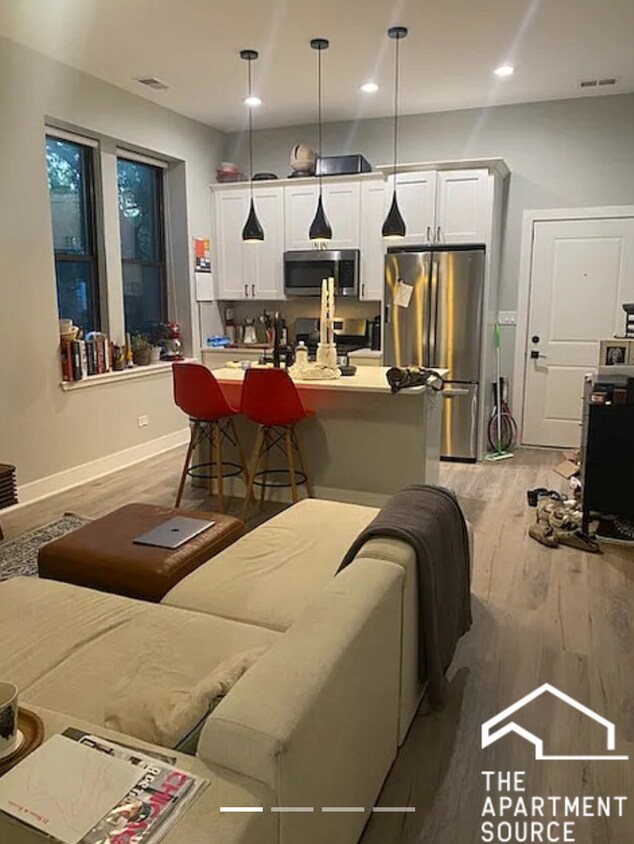 Foto principal - 1456 W Addison St