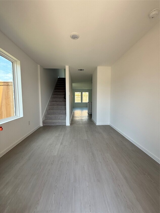 Foto del edificio - 3009 fantasy Terrace Dr