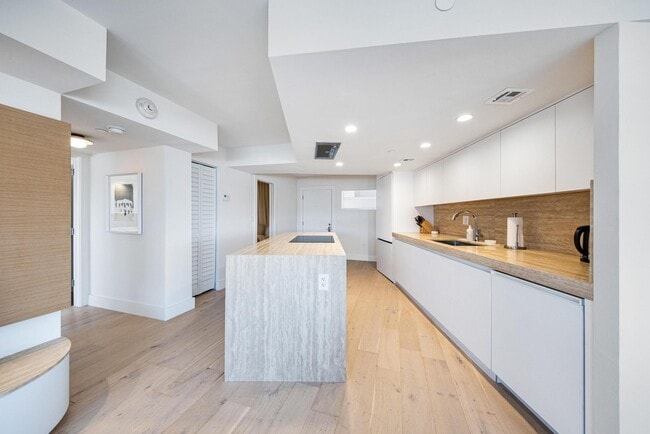 Photo - 1881 Washington Ave Apartment