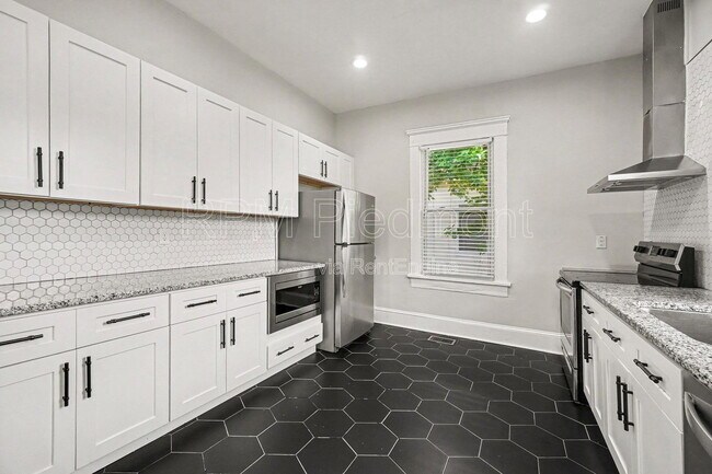 Foto del edificio - 706 Catherine St SW