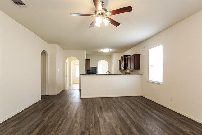 Foto del edificio - 7523 Fettle Ln