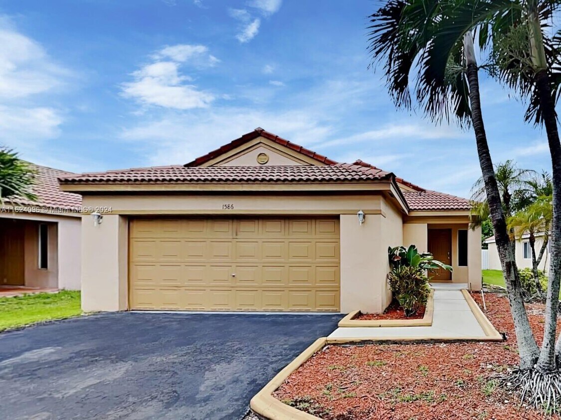 Primary Photo - 1586 Mira Vista Cir