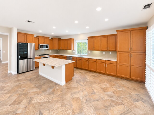 Foto del edificio - Arrowood Single Story 4 Bedroom 3 Bathroom on Quiet Tree-lined Street