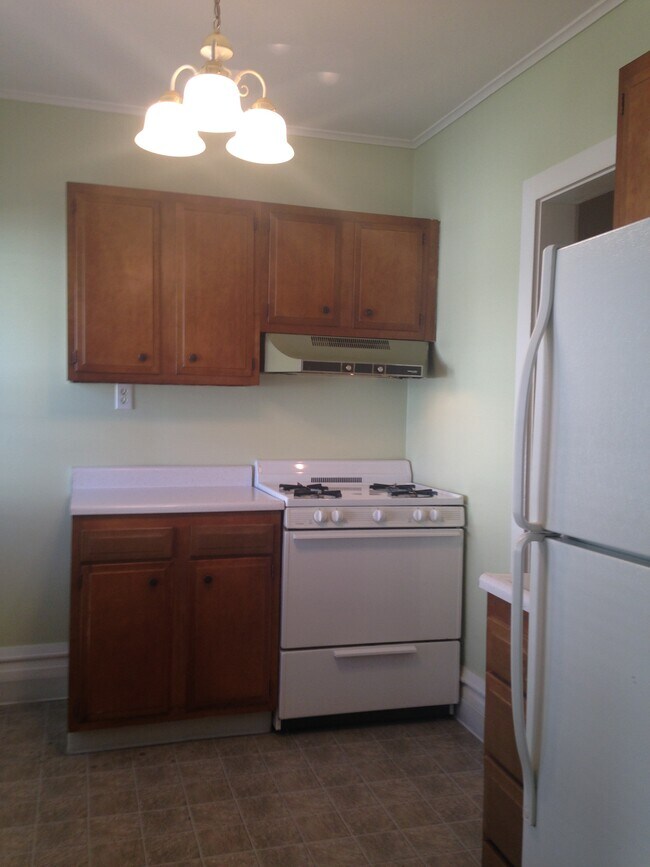 Foto del edificio - 613 E 8th St