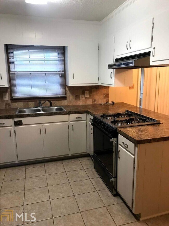 Foto del edificio - 2327 Burnt Hickory Rd NW