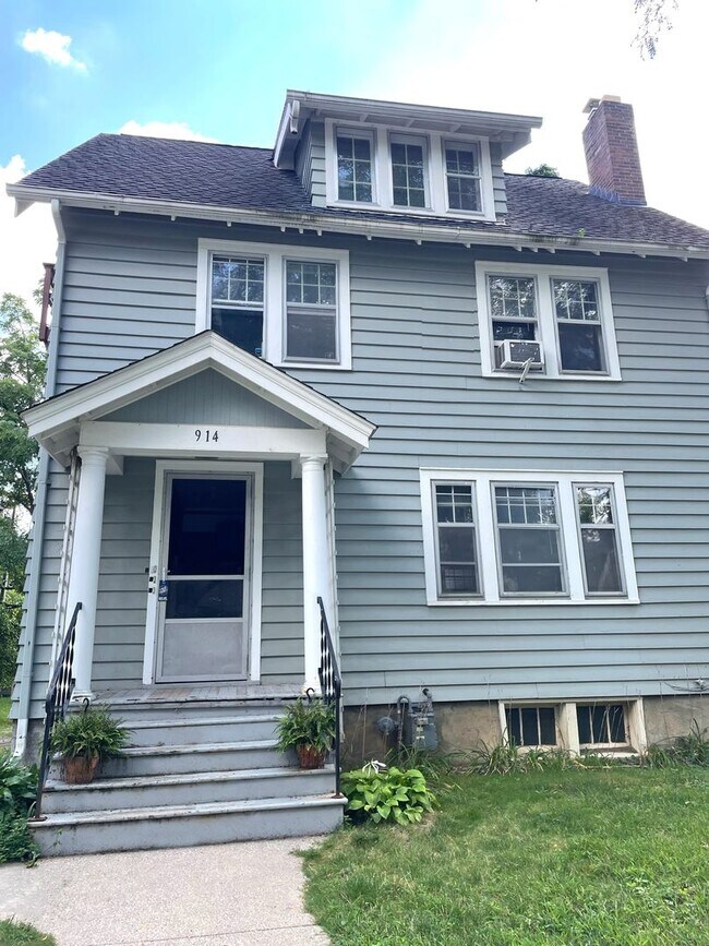 Foto del edificio - 914 Vaughn St