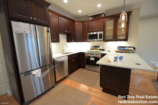 Building Photo - 3 br, 3 bath  - 44 Waverly St # 3S