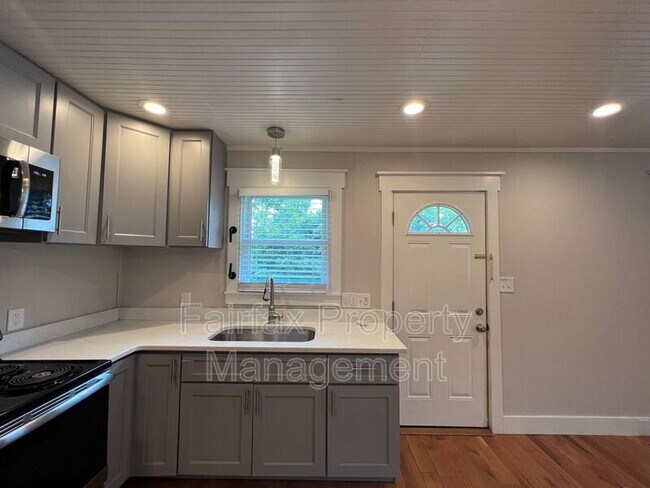 Foto del edificio - 1210 Gearwood Ave