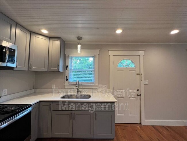 Building Photo - 1210 Gearwood Ave
