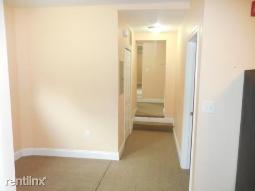 Building Photo - 2031 Saint Paul St