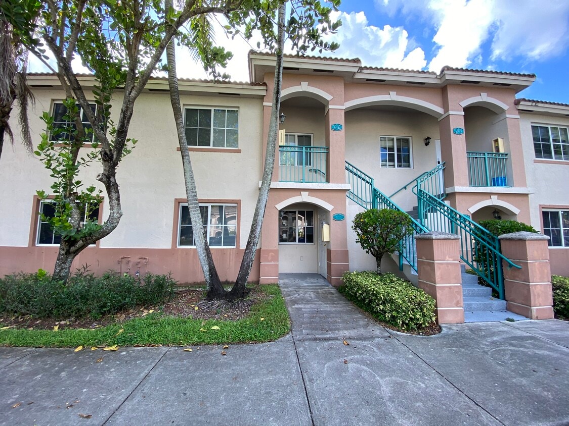 Foto principal - 2910 SE 13th Ave