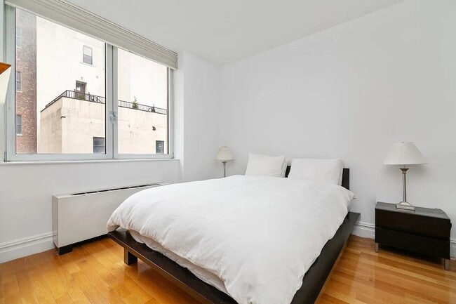 Building Photo - 158 Hester St