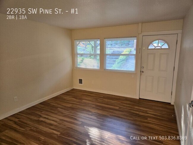 Building Photo - HALF MONTH RENT OFF at move in ! Beautiful...