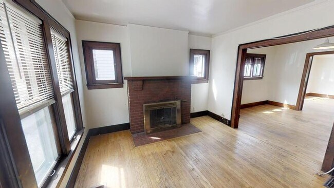 Foto del edificio - 711 Granger Ave