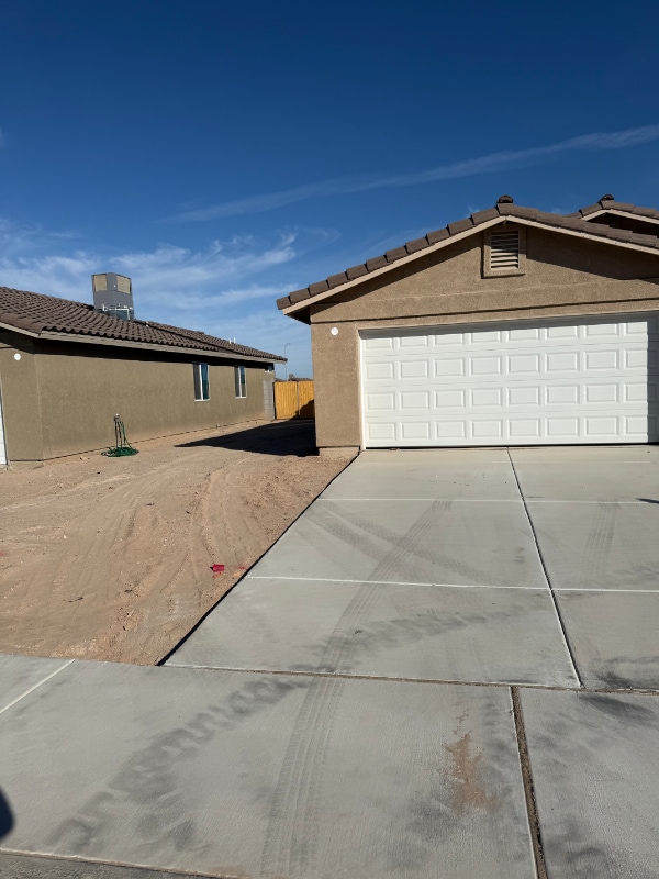 Building Photo - 7962 E 47th St