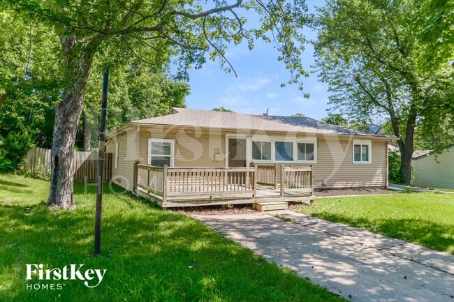 Foto del edificio - 900 NE 62nd St