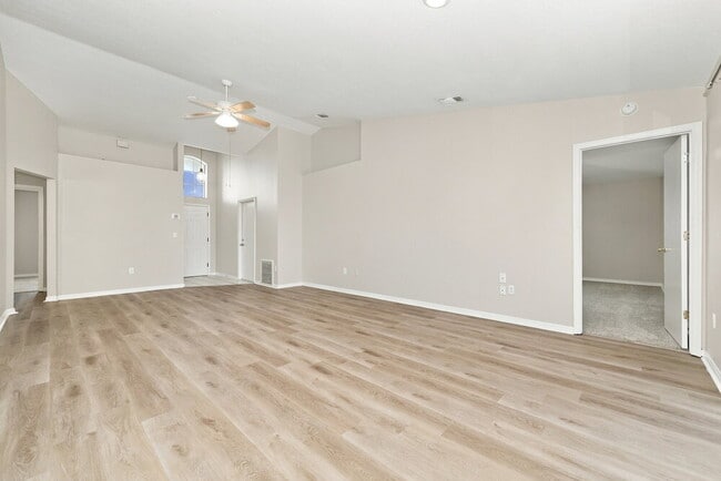 Building Photo - 219 Lookout Dr