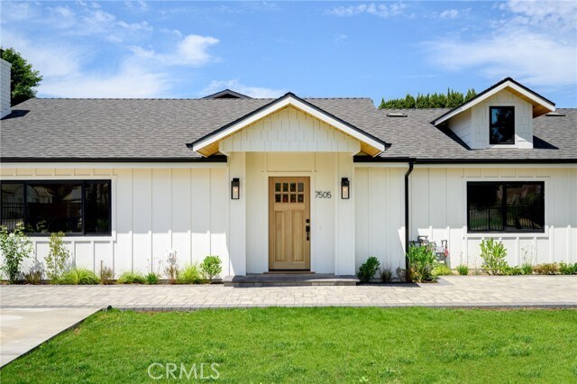 Building Photo - 7505 Hesperia Ave