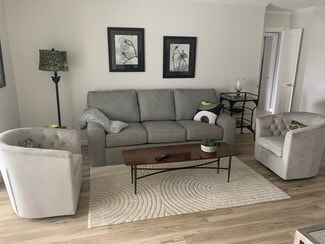 Building Photo - 21 Colonial Club Dr