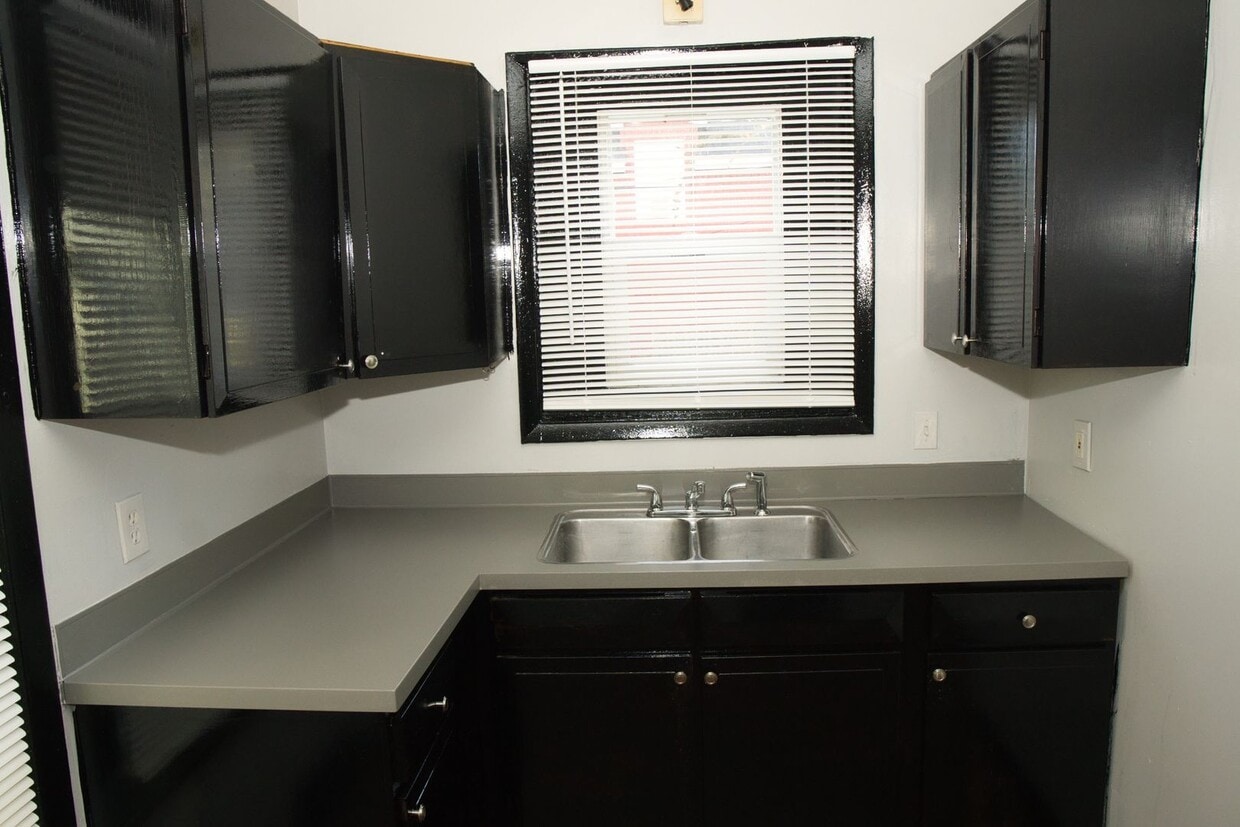 25 Coleman Terrace Unit 3 Bed Down, Rochester, NY 14605 Room for Rent