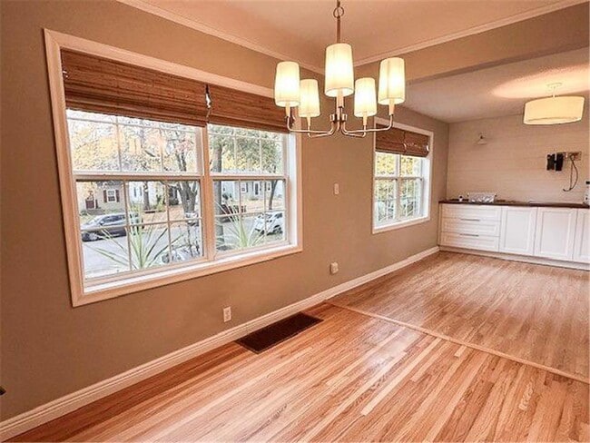 Foto del edificio - 2836 Dakota Ave S