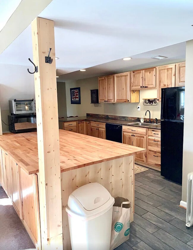 Building Photo - 5412 Amberwood Ln