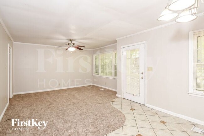 Foto del edificio - 3960 Hillside Ln