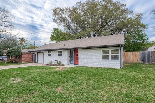 Foto del edificio - 6148 Carew St