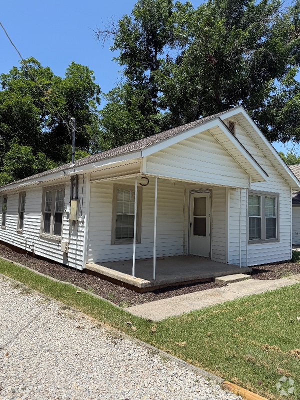 Building Photo - 511 N Bradshaw St