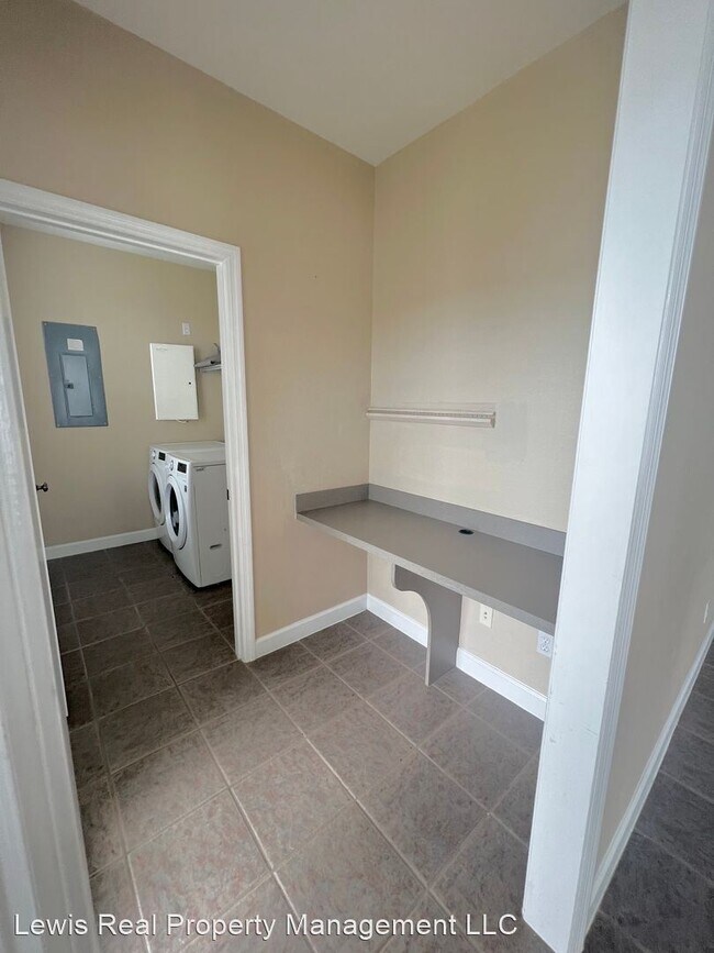 Foto del edificio - 3 br, 2.5 bath House - 3566 Four Oaks Blvd