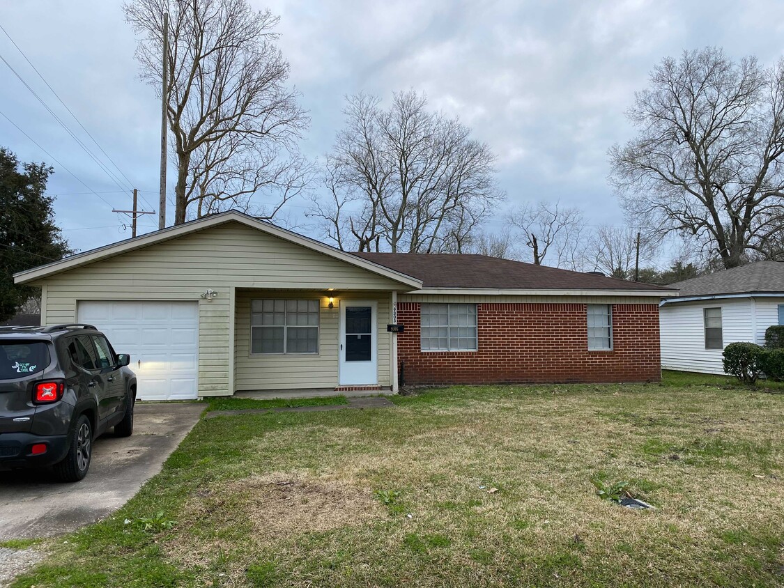 Foto principal - 9305 Gardner St