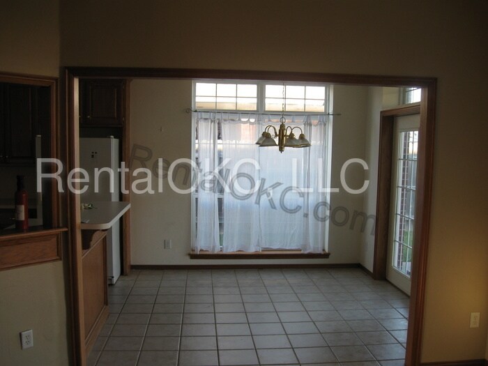 Building Photo - 13104 Briar Hollow Dr