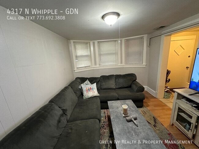 Building Photo - Spacious, 1 Bedroom Garden Unit, Heat Incl...