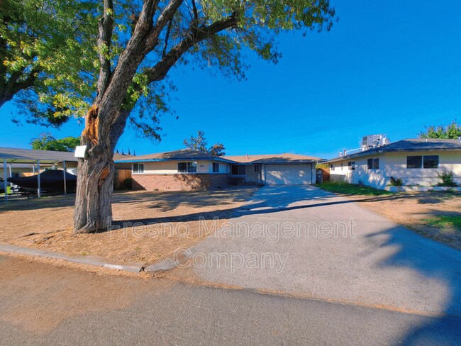 Building Photo - 4463 E Simpson Ave